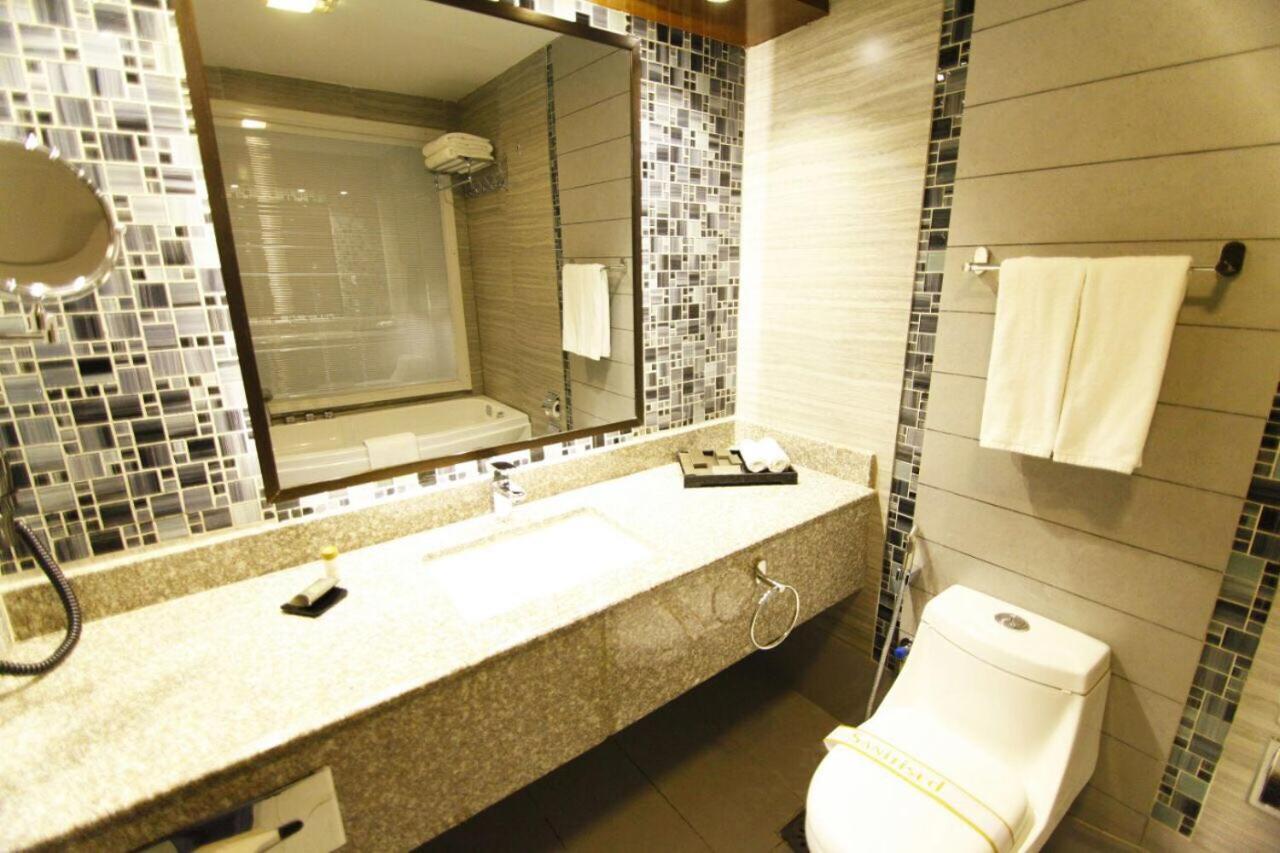 Hotel Dgates ラホール エクステリア 写真